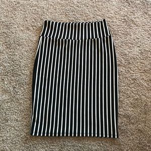 Lularoe Black/ White Cassie Pencil Skirt